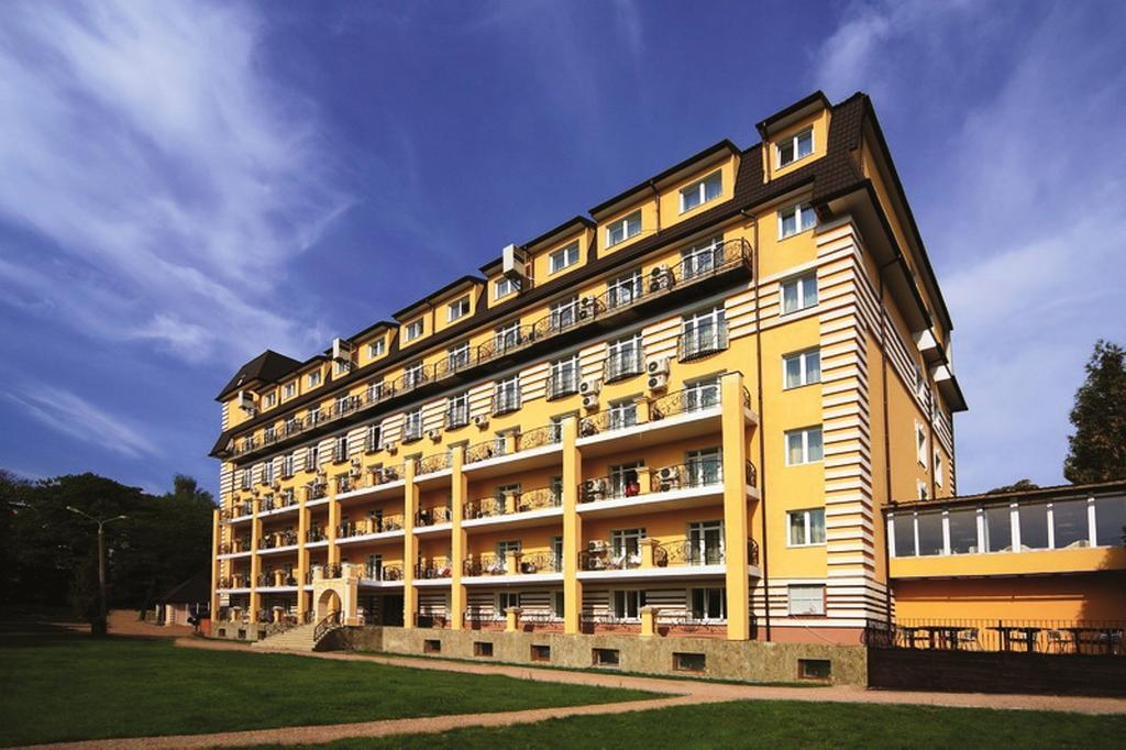 Royal Hotels And Spa Resorts Promenad Truskavets Ngoại thất bức ảnh