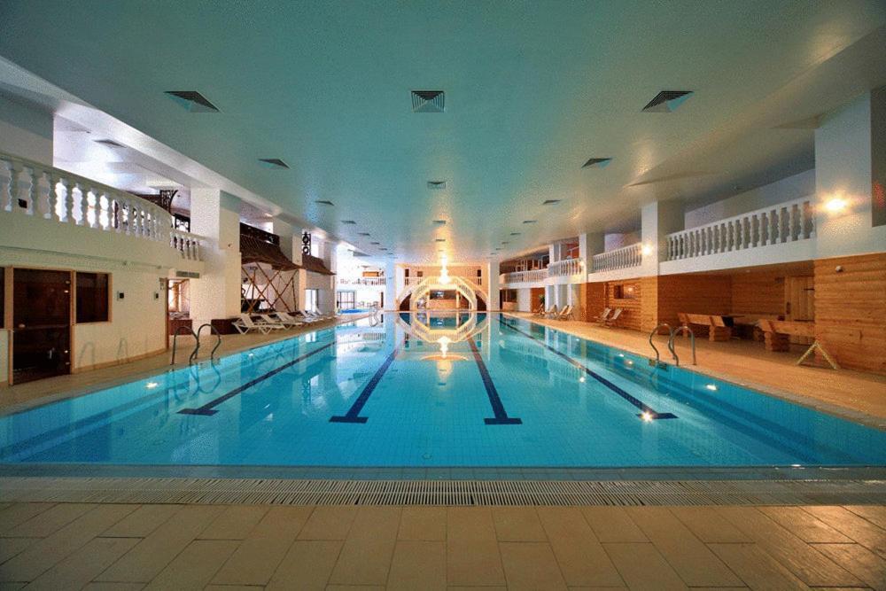 Royal Hotels And Spa Resorts Promenad Truskavets Ngoại thất bức ảnh