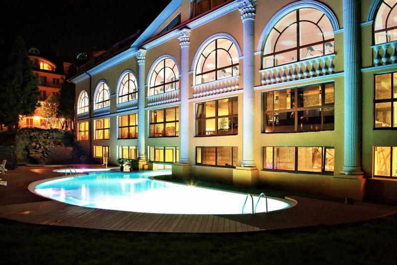Royal Hotels And Spa Resorts Promenad Truskavets Ngoại thất bức ảnh